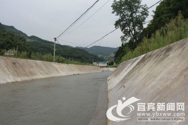 整治后的河道十分畅通。杨万洪摄