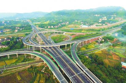 10月15日航拍的国道85线巴（中）广（安）渝（重庆）高速公路，广门枢纽互通。 张兴波 吴德权 摄