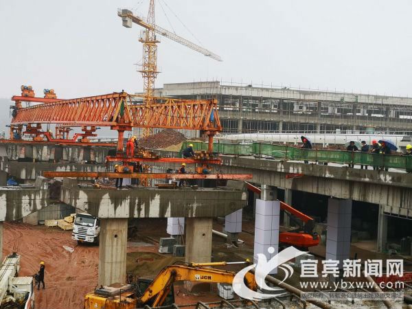 宜宾西站站前广场建设。（宜宾新闻网 曾江 摄）