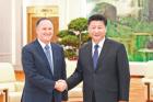 习近平会见新西兰前总理约翰·基